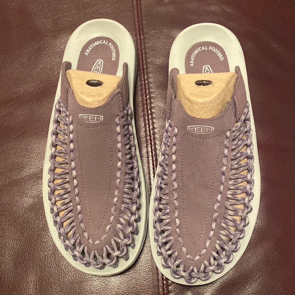 Woman's Uneek Slide